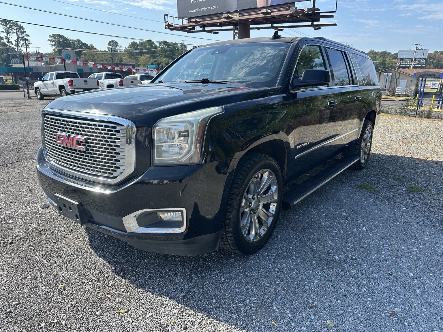 2015 GMC Yukon XL Denali photo 1