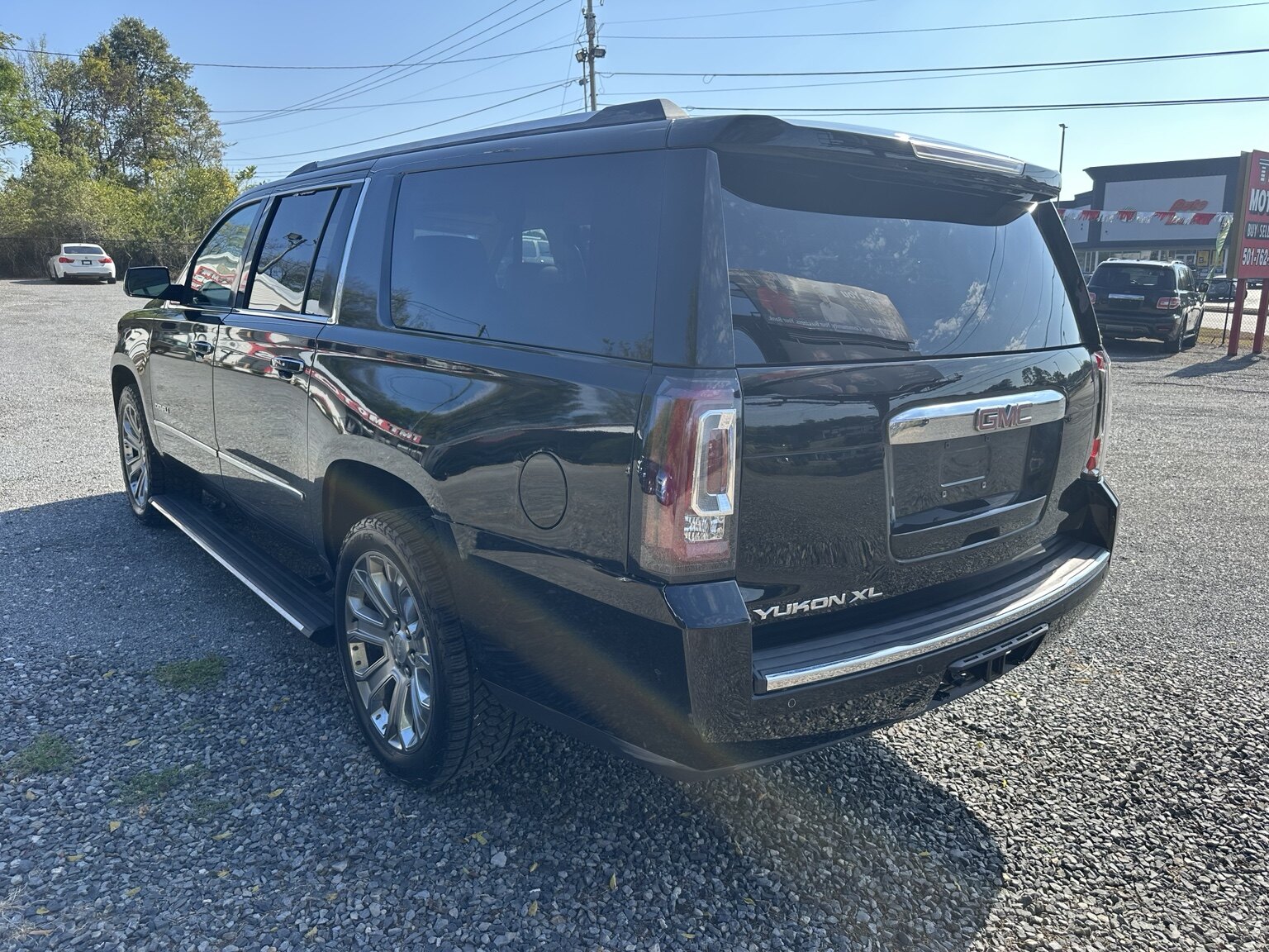 2015 GMC Yukon XL Denali photo 3