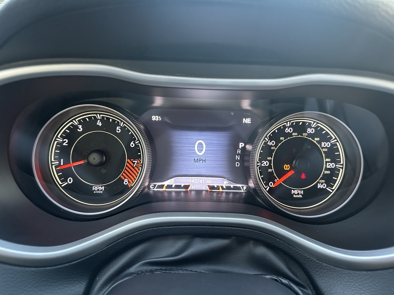 Red 2015 Jeep Cherokee Trailhawk additional vehicle view