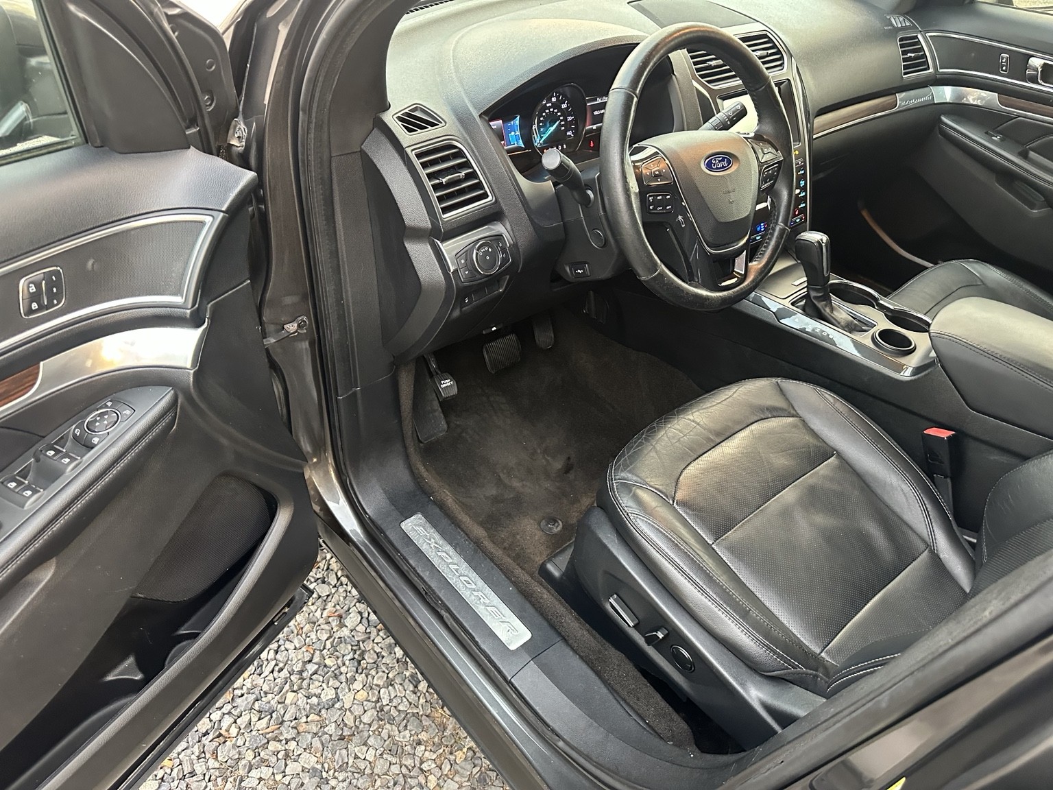 Gray 2016 Ford Explorer Limited interior view