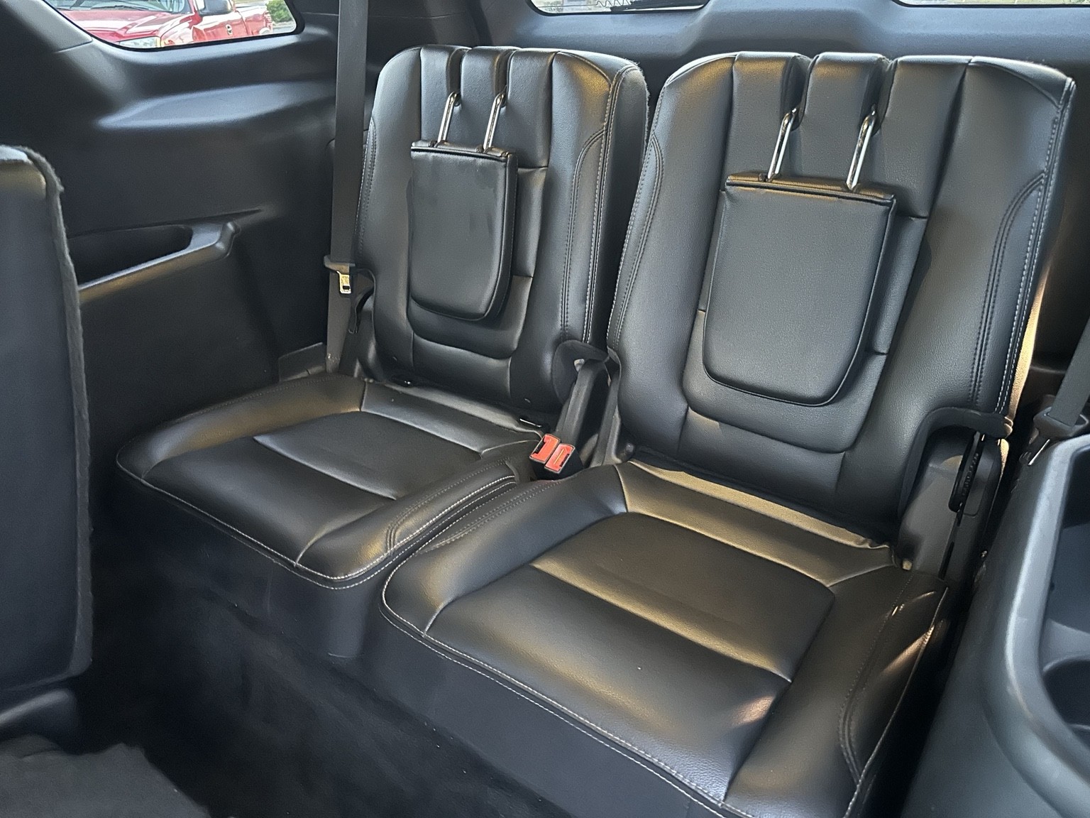 Gray 2016 Ford Explorer Limited front seating
