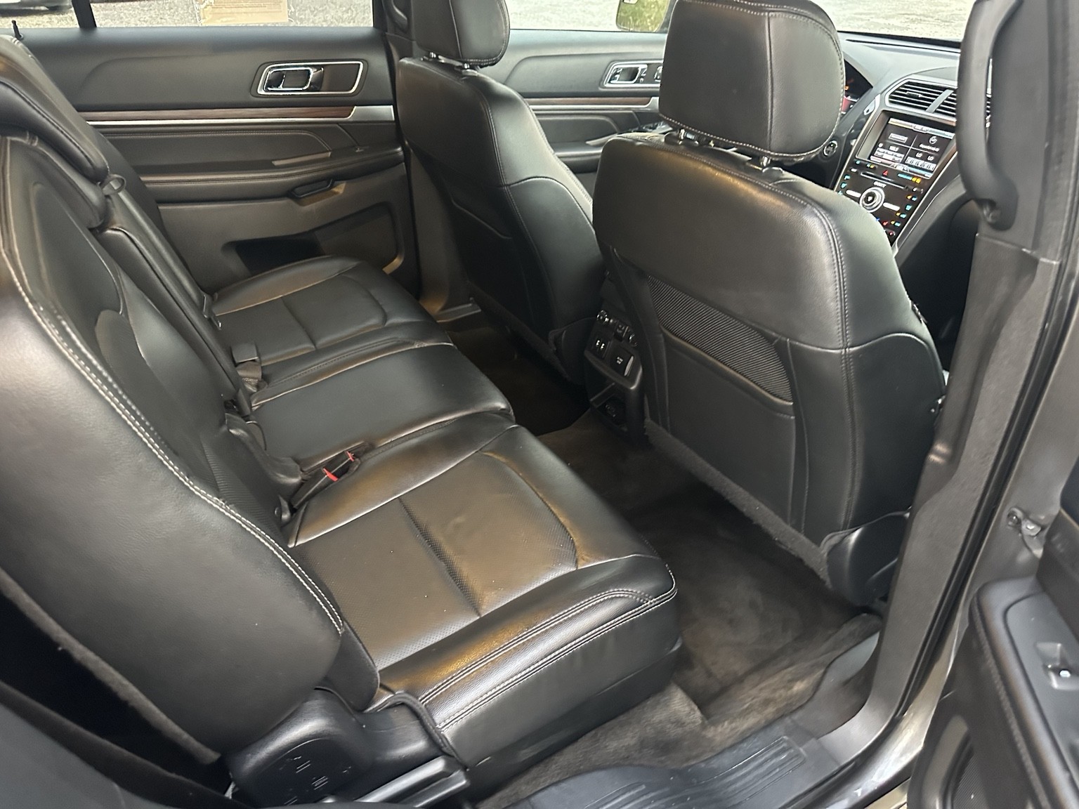 Gray 2016 Ford Explorer Limited cargo area