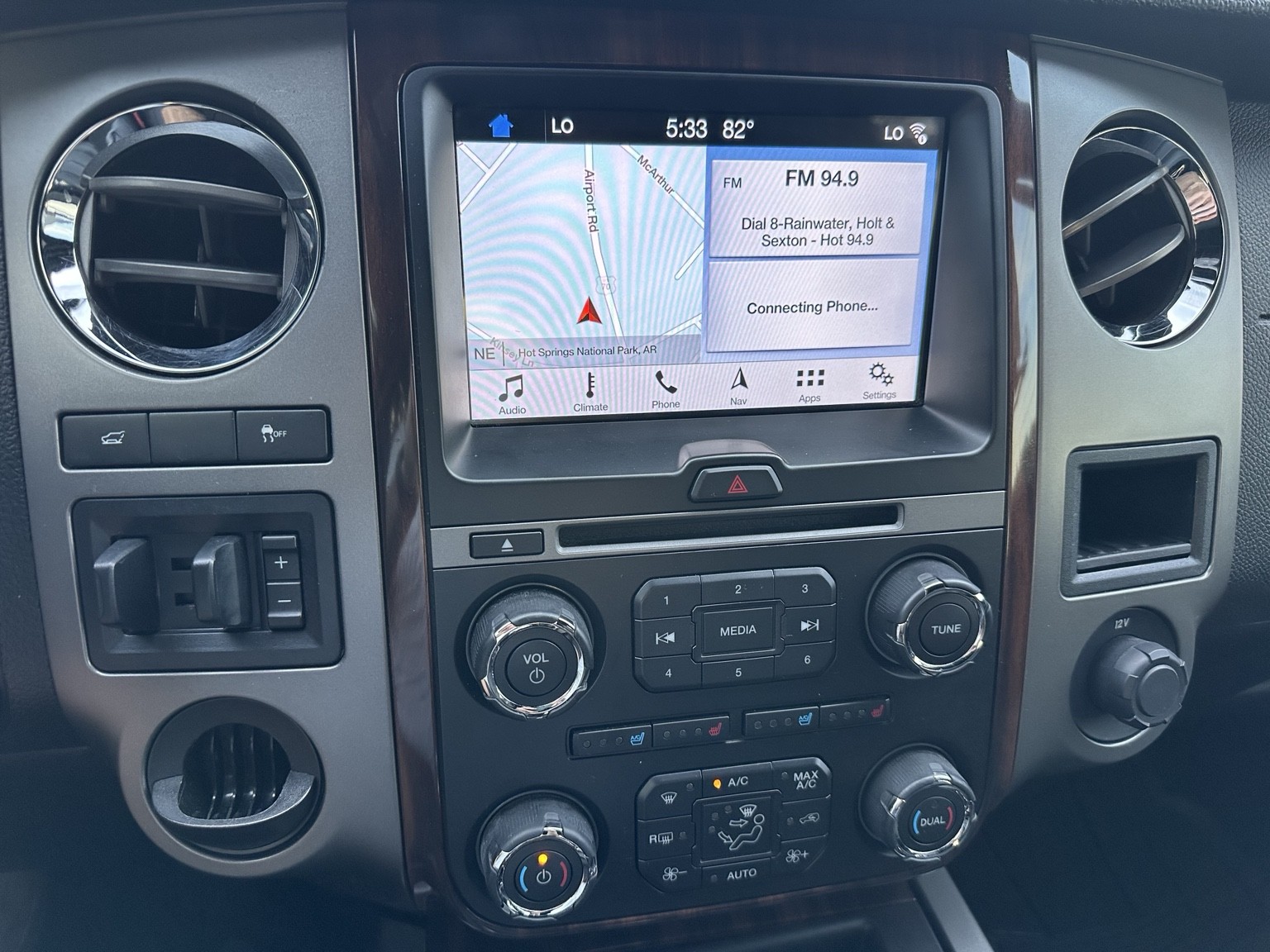 Brown 2017 Ford Expedition Platinum additional vehicle view