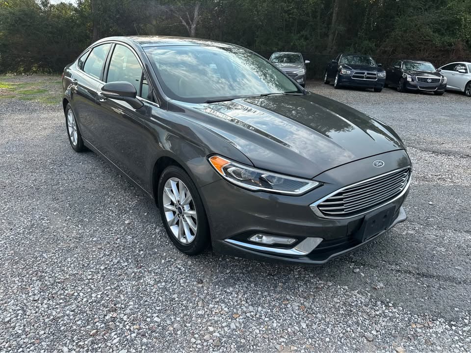 2017 Ford Fusion SE photo 4