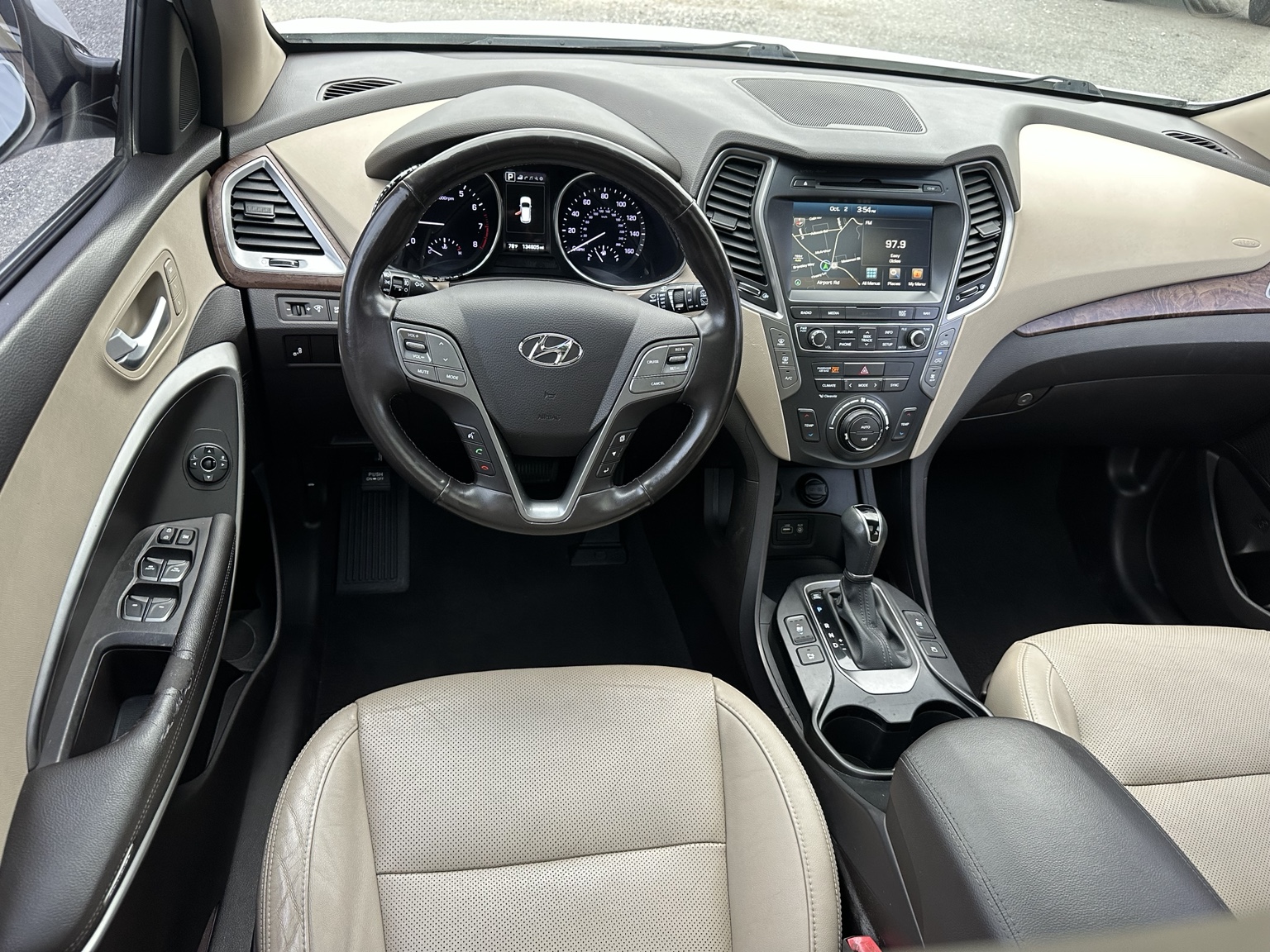 White 2017 Hyundai Santa Fe SE Ultimate wheel and tire
