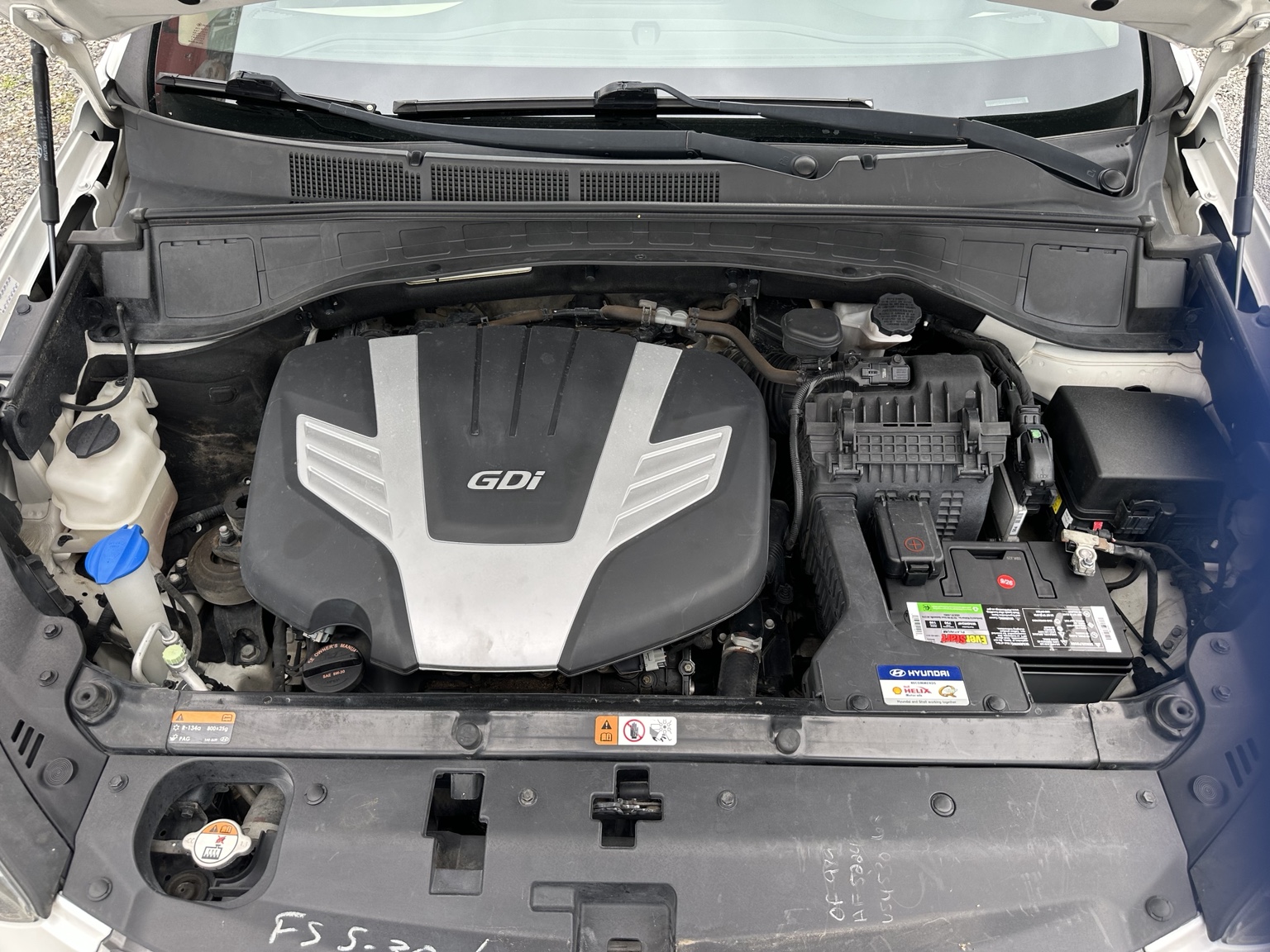 White 2017 Hyundai Santa Fe SE Ultimate additional view 14