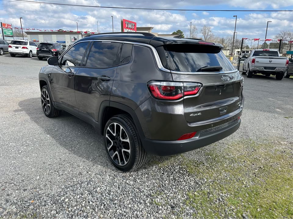 2017 Jeep Compass Limited photo 2