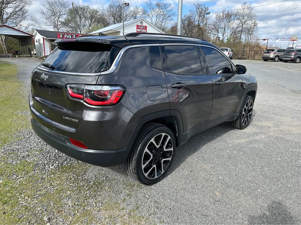 2017 Jeep Compass Limited photo 3