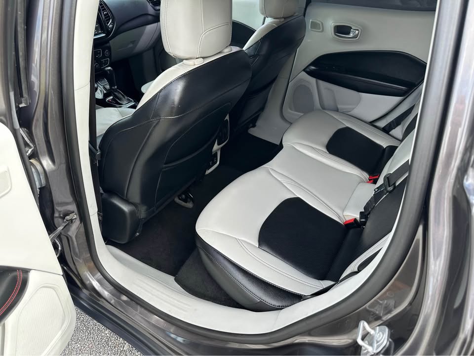 2017 Jeep Compass Limited photo 6