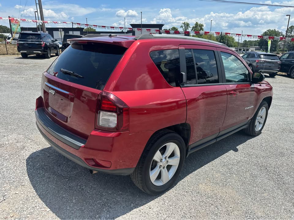 2017 Jeep Compass Sport photo 3