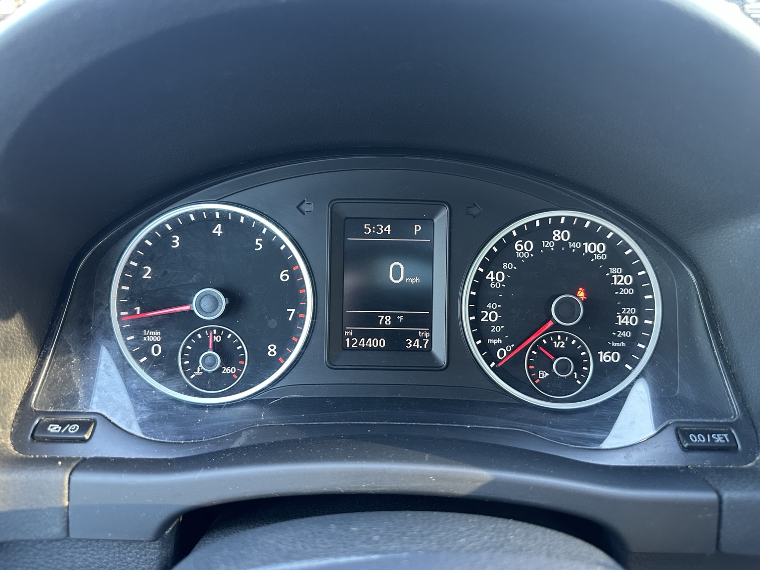 Silver 2017 Volkswagen Tiguan Wolfsburg wheel and tire