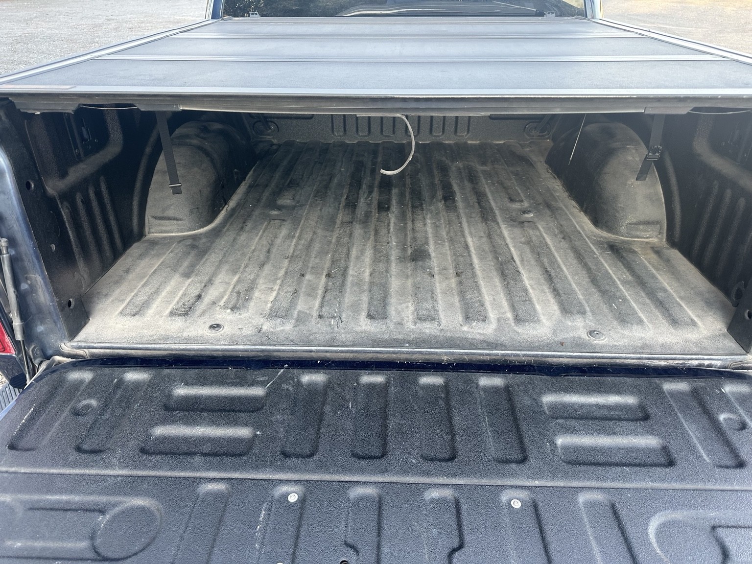 Blue 2018 Ford F-150 Crew Cab XLT wheel and tire
