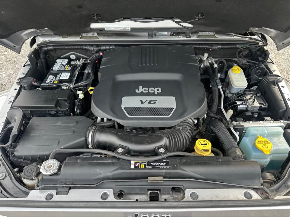 2018 Jeep Wrangler Unlimited Sahara (JK) photo 12