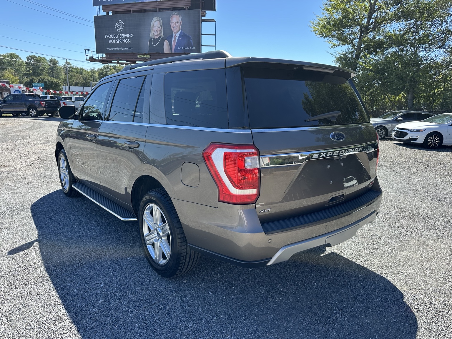 Brown 2019 Ford Expedition XLT front exterior view