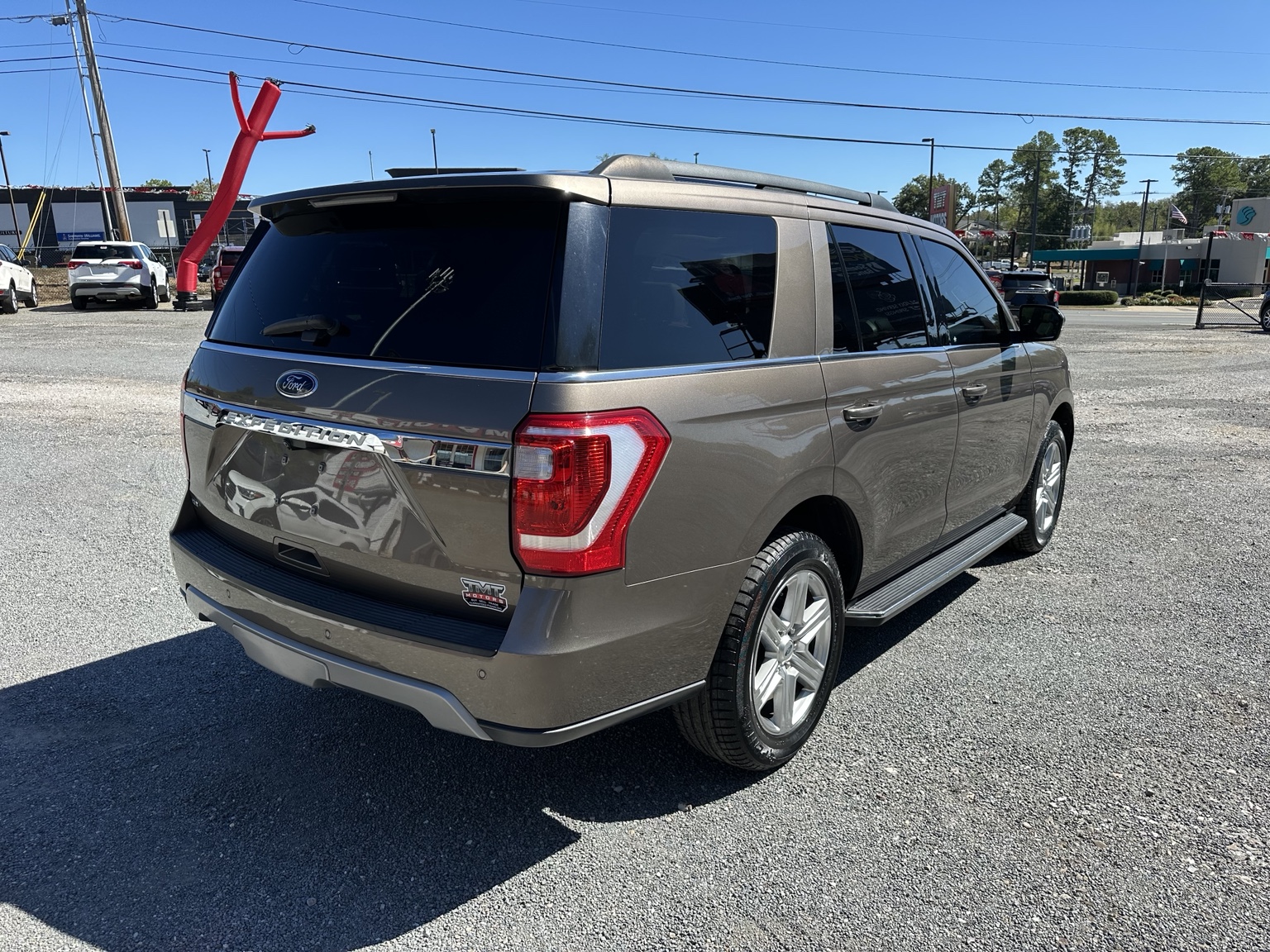 Brown 2019 Ford Expedition XLT side exterior view