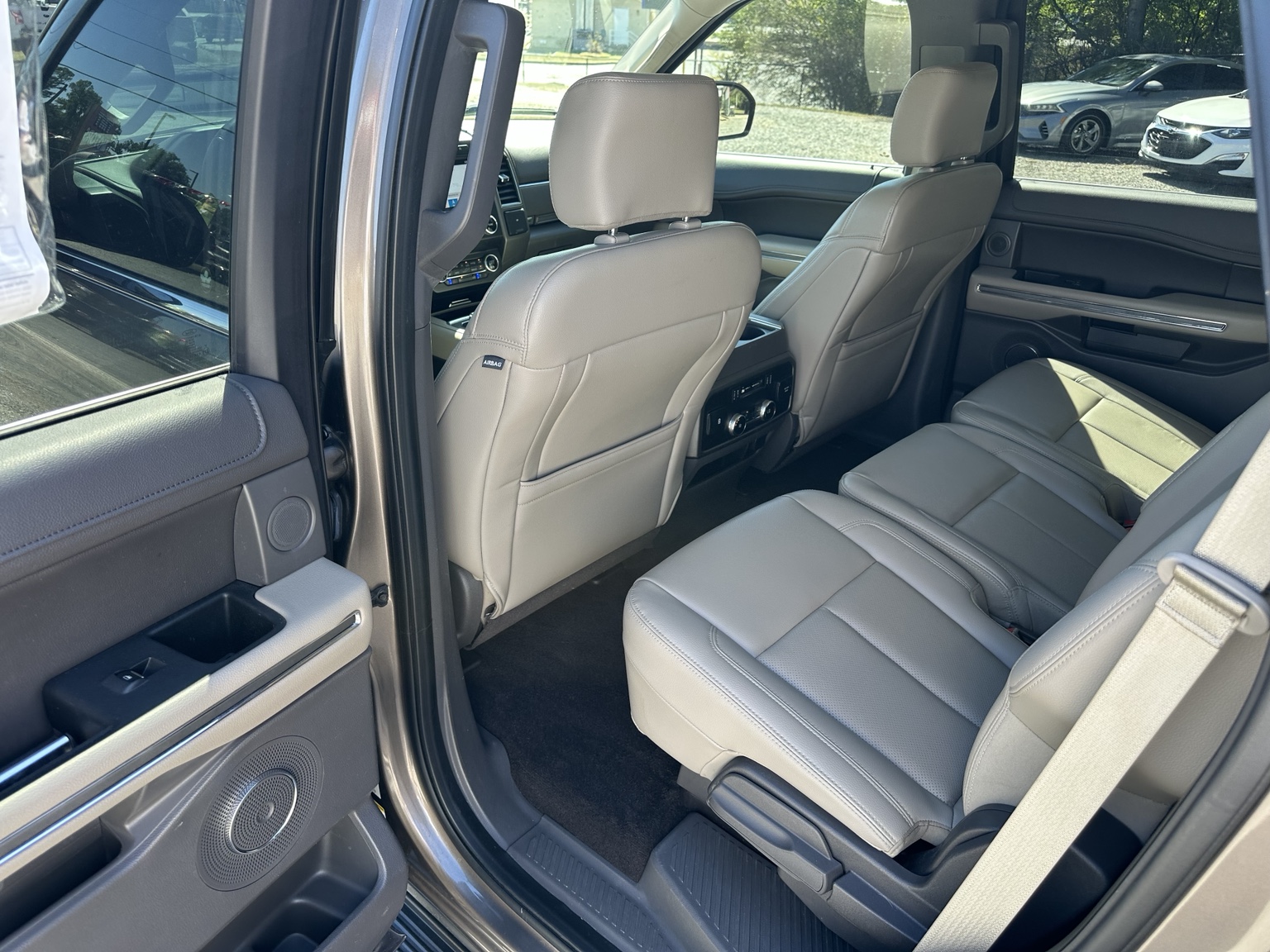 Brown 2019 Ford Expedition XLT dashboard and controls