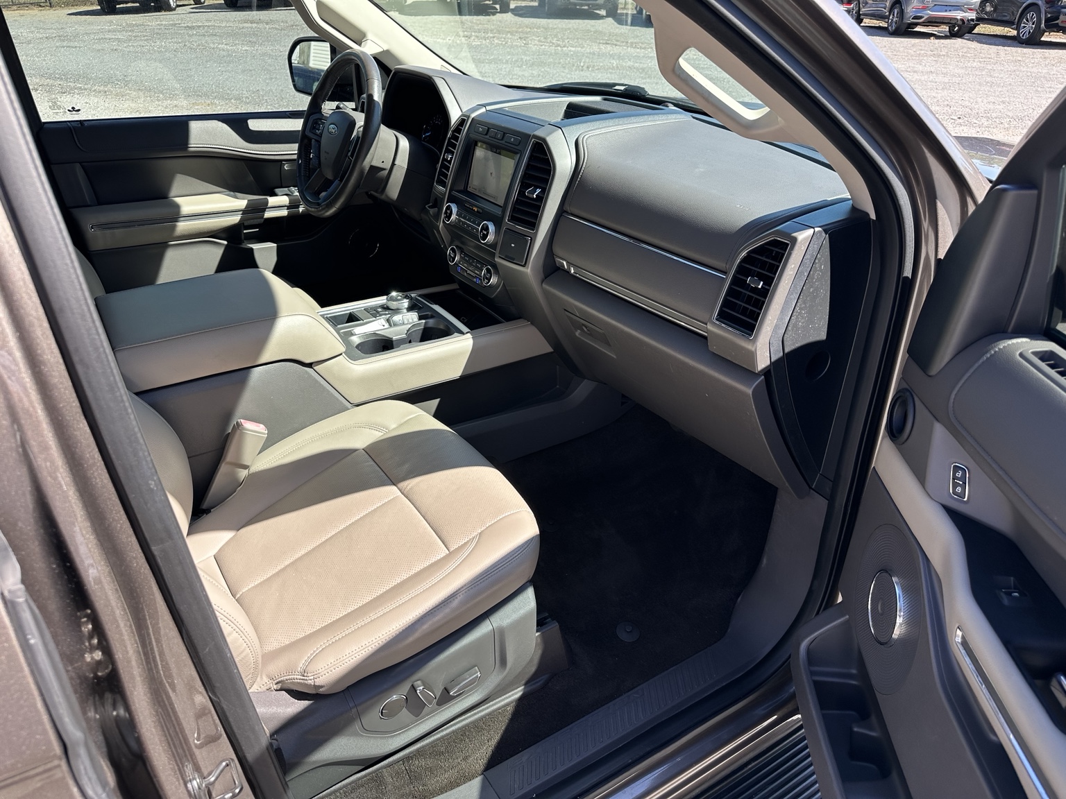 Brown 2019 Ford Expedition XLT engine compartment