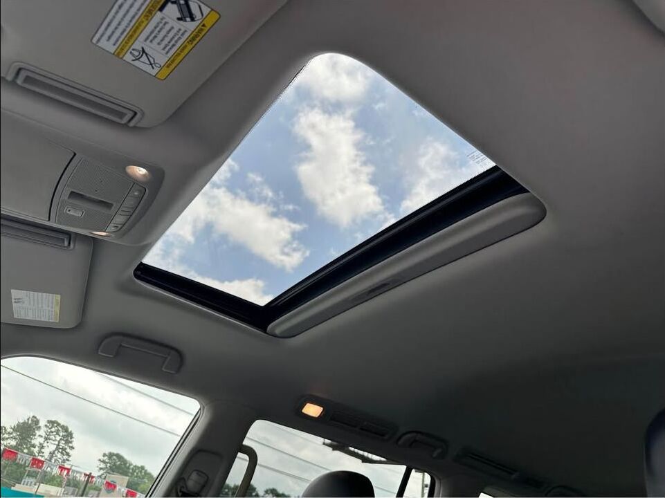 2019 Nissan Armada SL photo 12