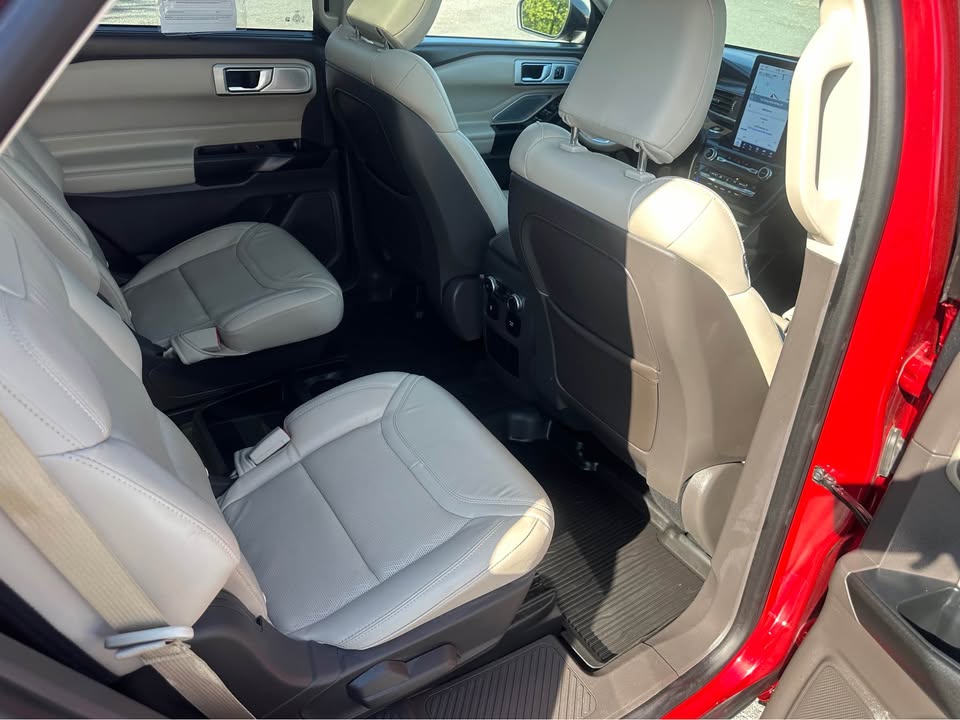 2020 Ford Explorer Platinum photo 9