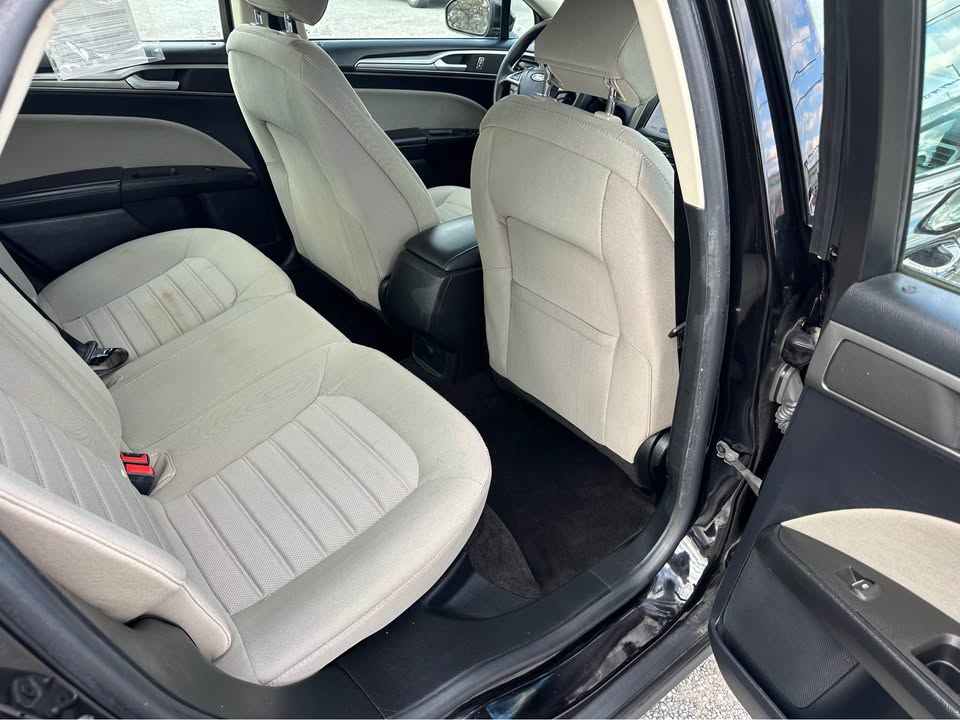2020 Ford Fusion S photo 8