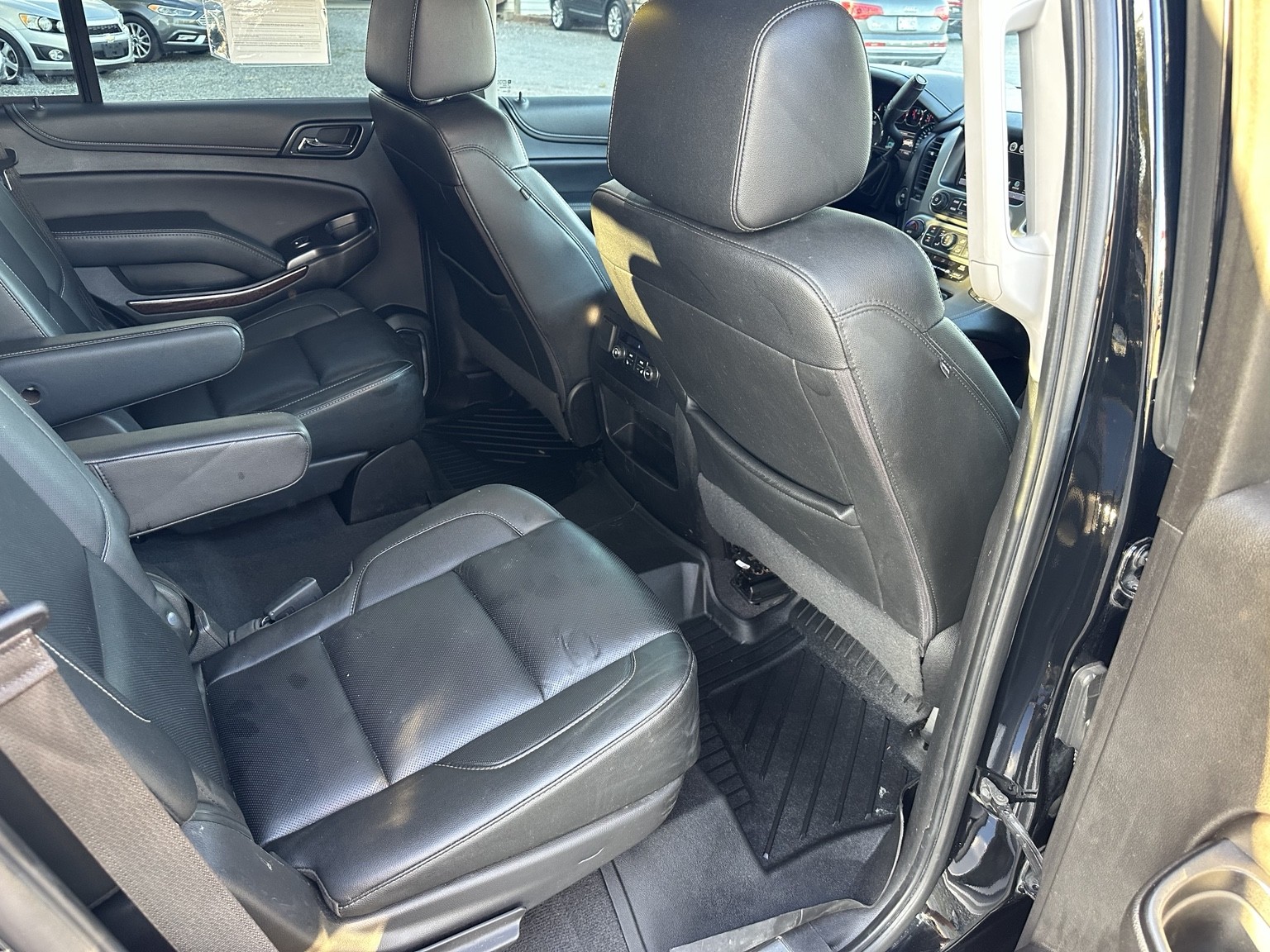 Black 2020 GMC Yukon SLT cargo area