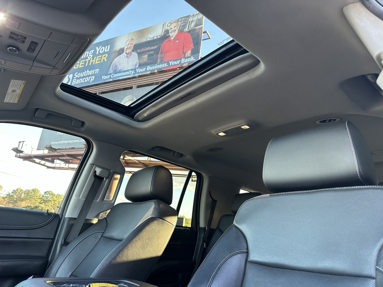 Black 2020 GMC Yukon SLT additional vehicle view