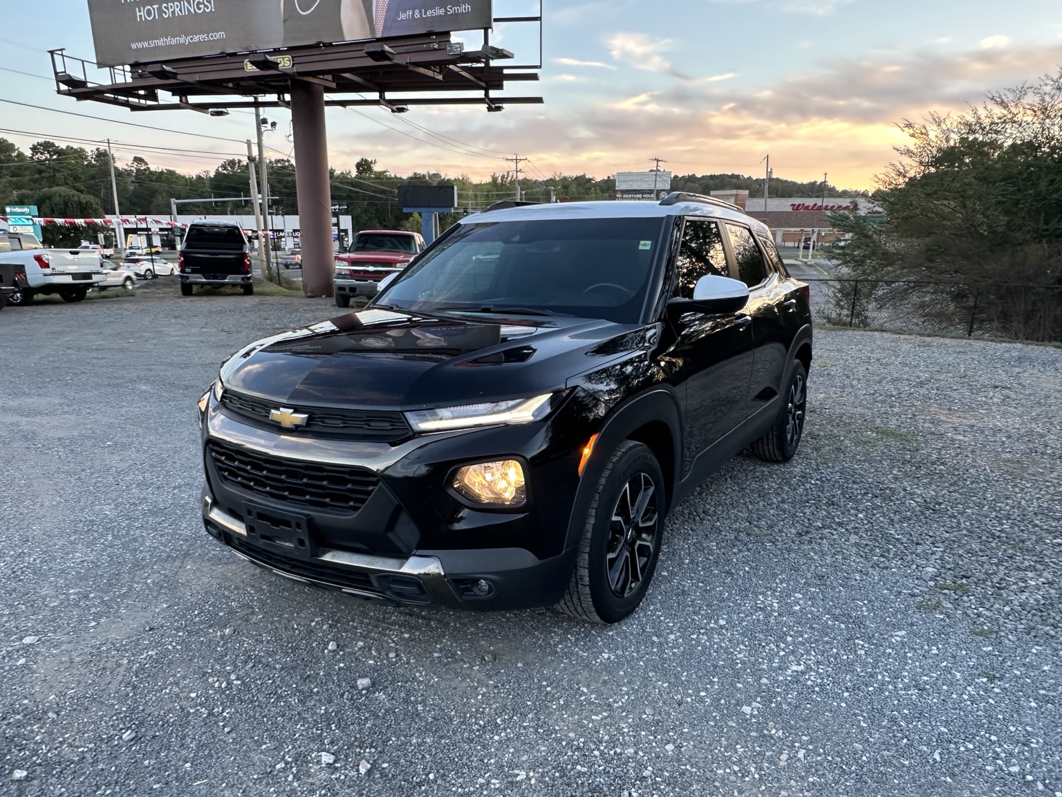 Black with contrasting roof 2021 Chevrolet Trailblazer ACTIV featured exterior view