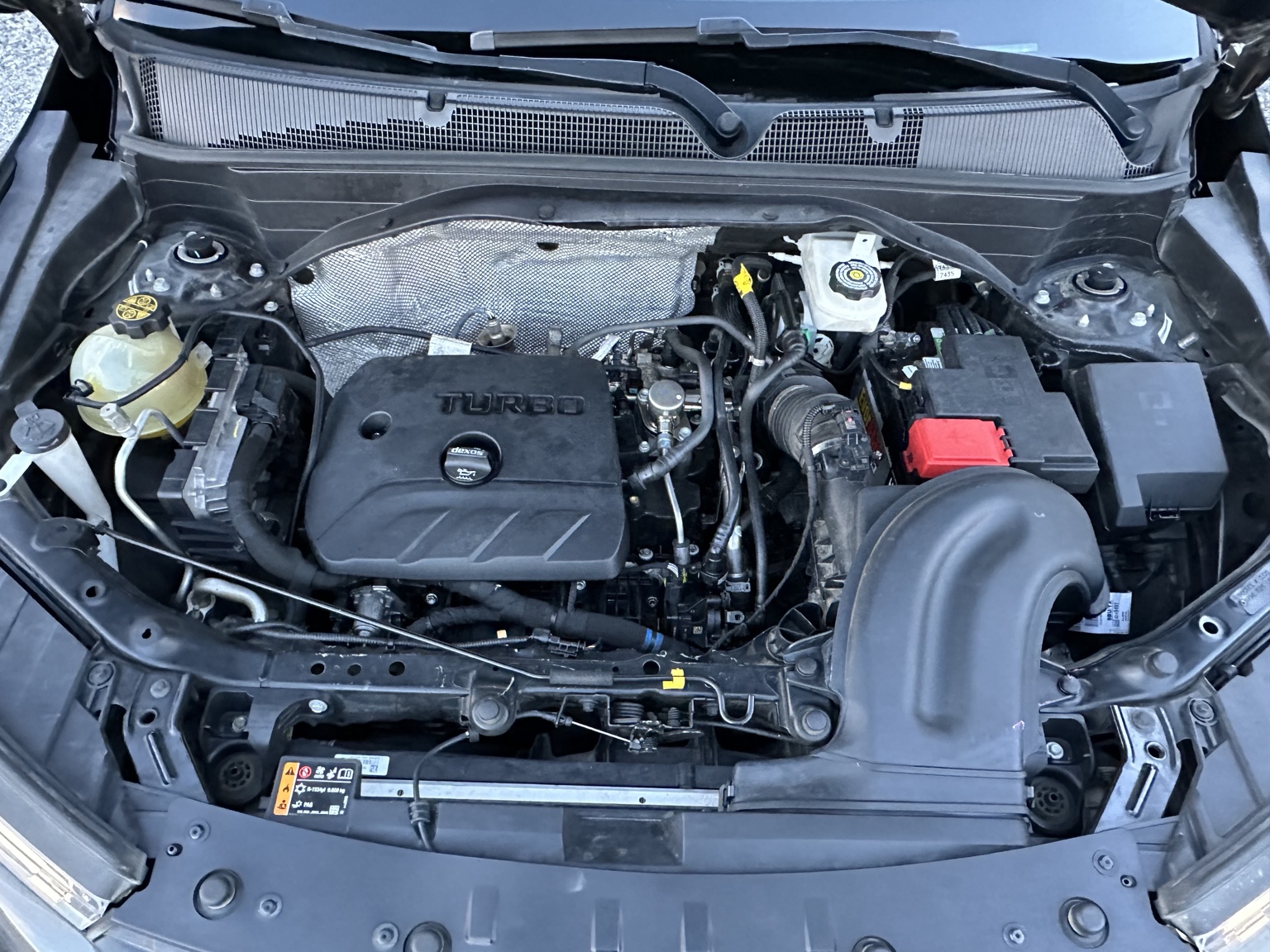 Black with contrasting roof 2021 Chevrolet Trailblazer ACTIV additional vehicle view