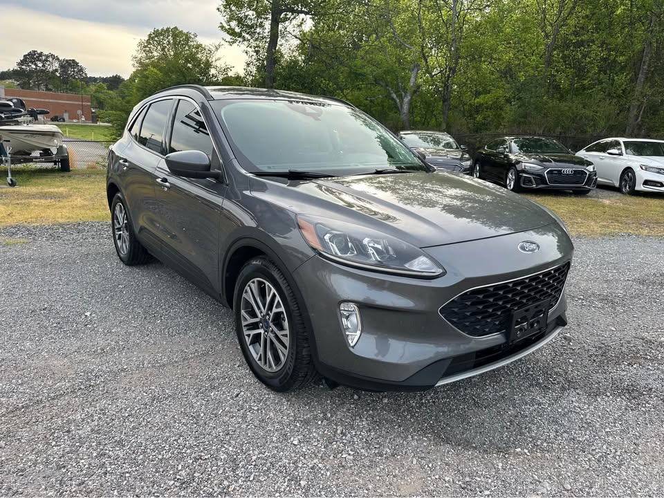 2021 Ford Escape SEL photo 4