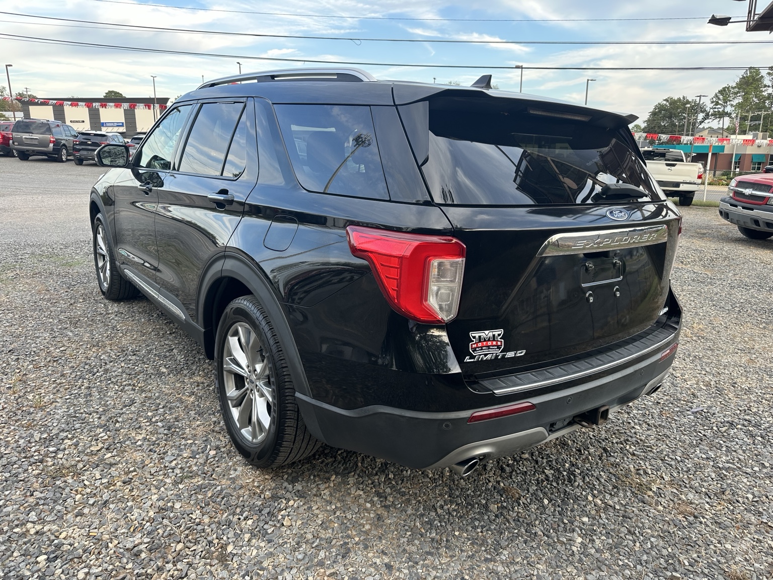 Black 2021 Ford Explorer Limited front exterior view
