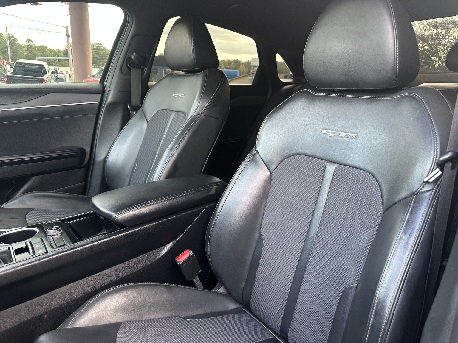 Black 2021 Kia K5 GT-Line wheel and tire