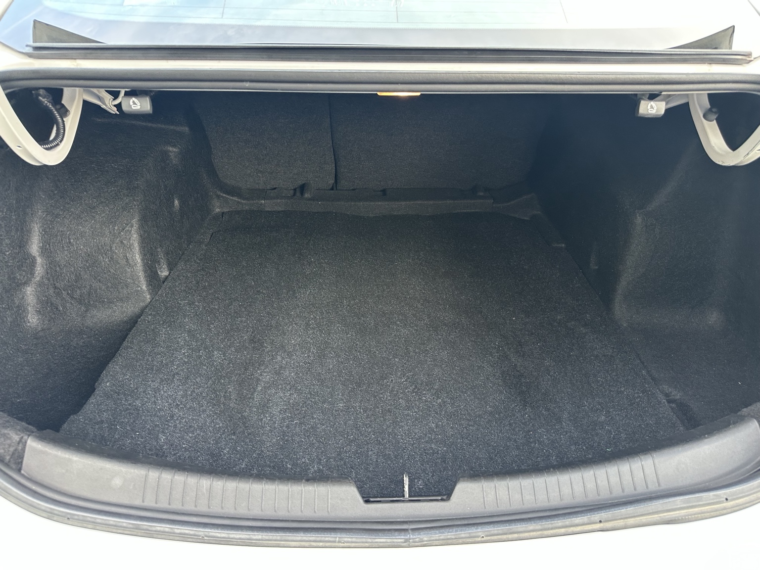 White 2022 Chevrolet Malibu RS front seating